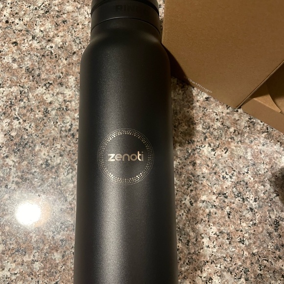 🔸BUNDLE SALE🔸 NWT Ringo Tripod water bottle - Picture 5 of 6